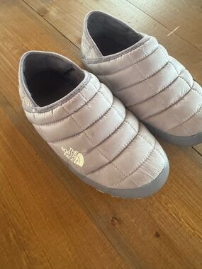 The North Face ThermoBall Traction Mules – Grey